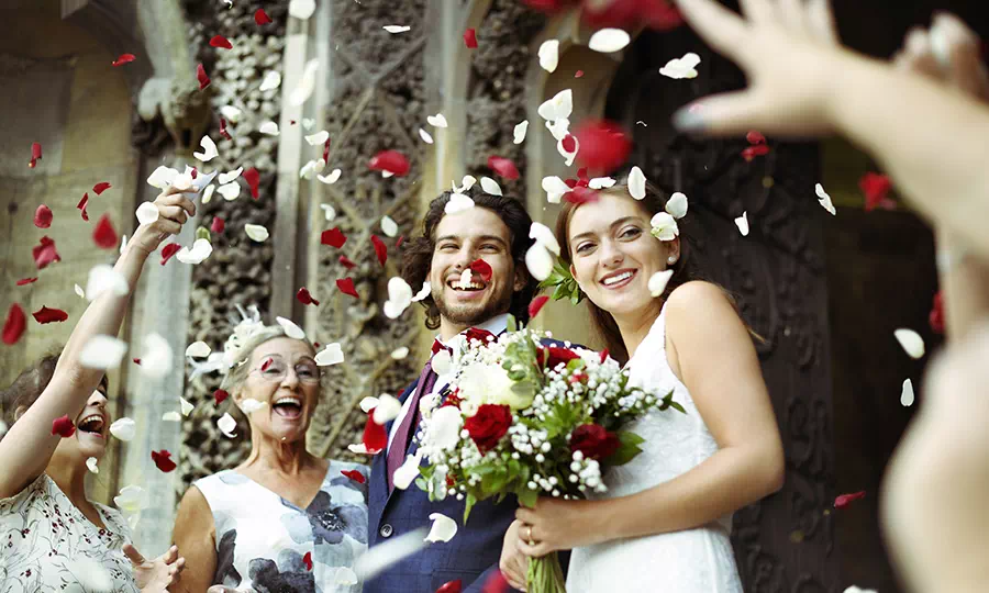 Mariage en rouge et blanc : Quelles idées pour un thème amour